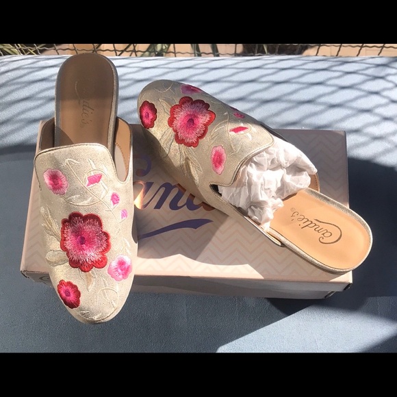Candie's Shoes - Candie’s Embroidered Floral Gold Mule
